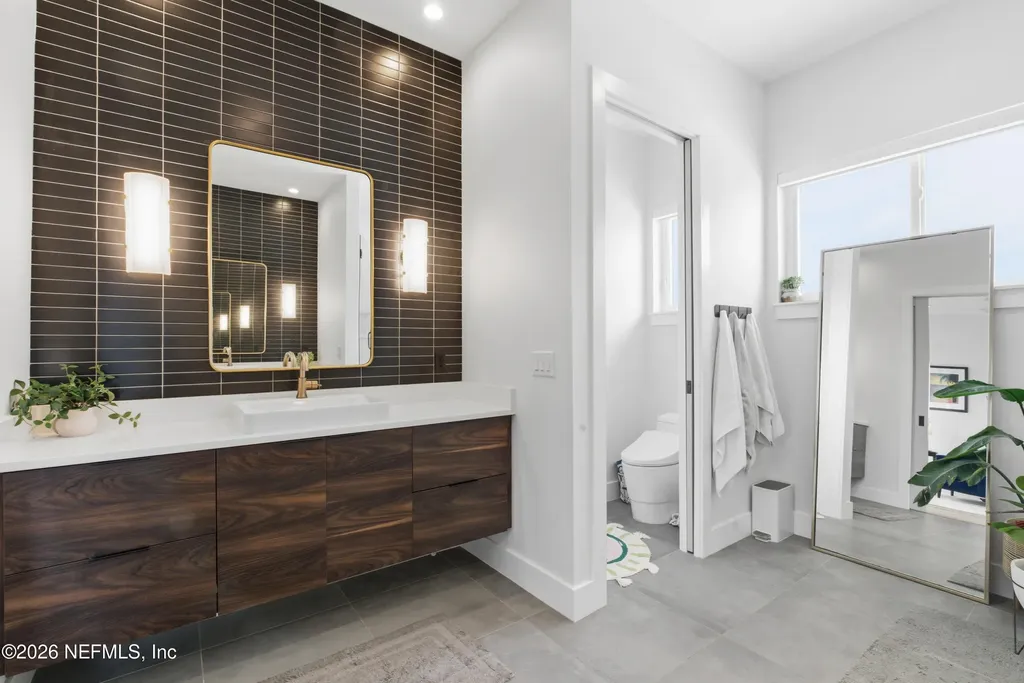 145 8th Street Atlantic Beach FL 32233