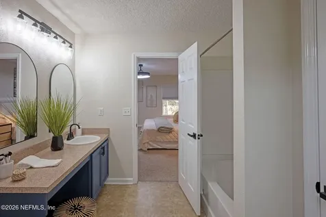 2541 Reagan Lakes Lane Jacksonville FL 32221