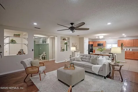 2541 Reagan Lakes Lane Jacksonville FL 32221