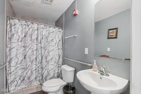 560 W 67th Street Jacksonville FL 32208
