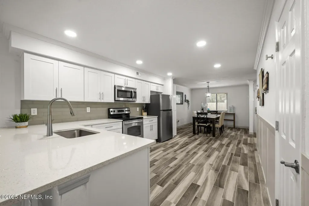 5811 Atlantic Boulevard Jacksonville FL 32207