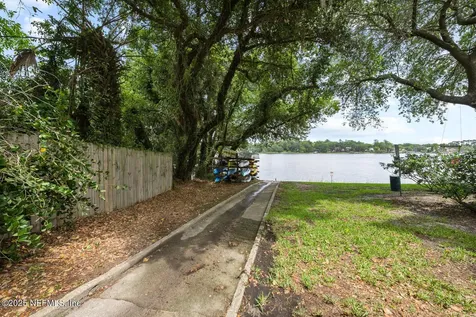 5811 Atlantic Boulevard Jacksonville FL 32207
