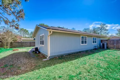 8141 Settlers Landing Trail N Jacksonville FL 32244