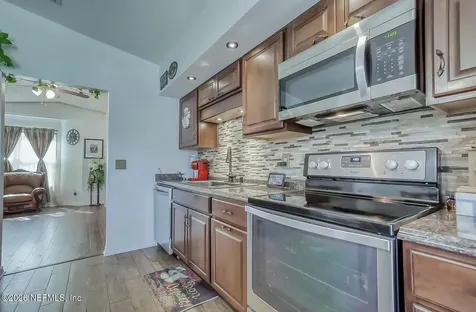 8141 Settlers Landing Trail N Jacksonville FL 32244