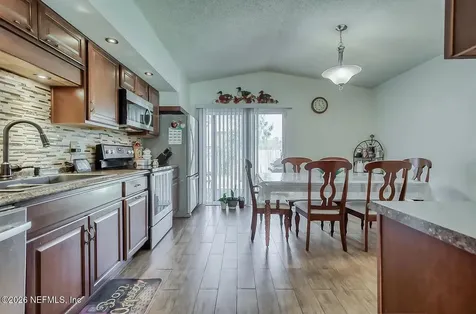 8141 Settlers Landing Trail N Jacksonville FL 32244