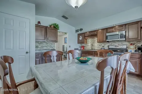 8141 Settlers Landing Trail N Jacksonville FL 32244