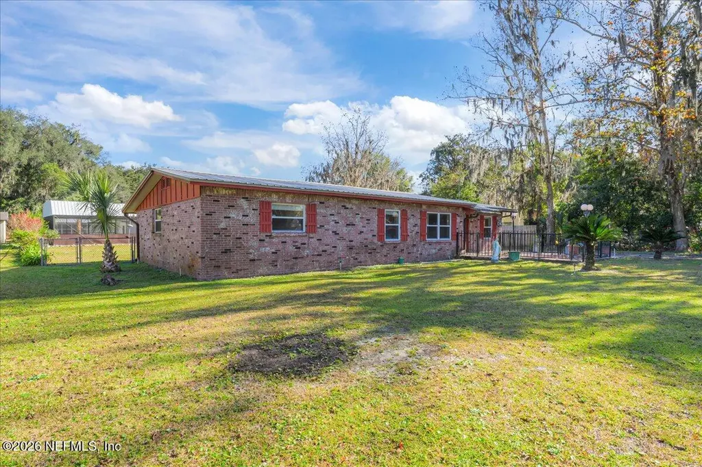 1707 S Palm Avenue Palatka FL 32177
