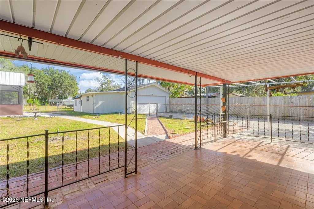 1707 S Palm Avenue Palatka FL 32177