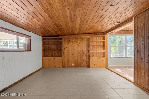 1707 S Palm Avenue Palatka FL 32177