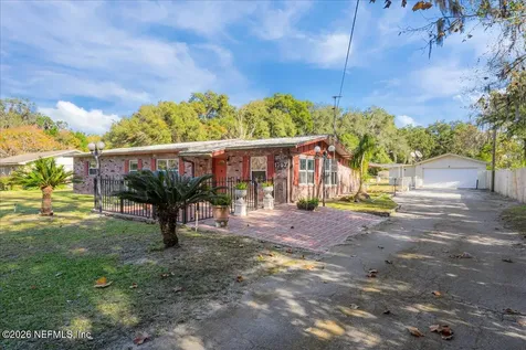 1707 S Palm Avenue Palatka FL 32177