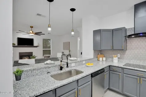 1998 Lenox Court Middleburg FL 32068