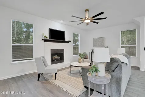 1998 Lenox Court Middleburg FL 32068
