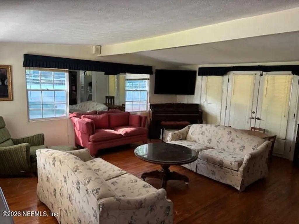 8261 Brackridge Boulevard Jacksonville FL 32216