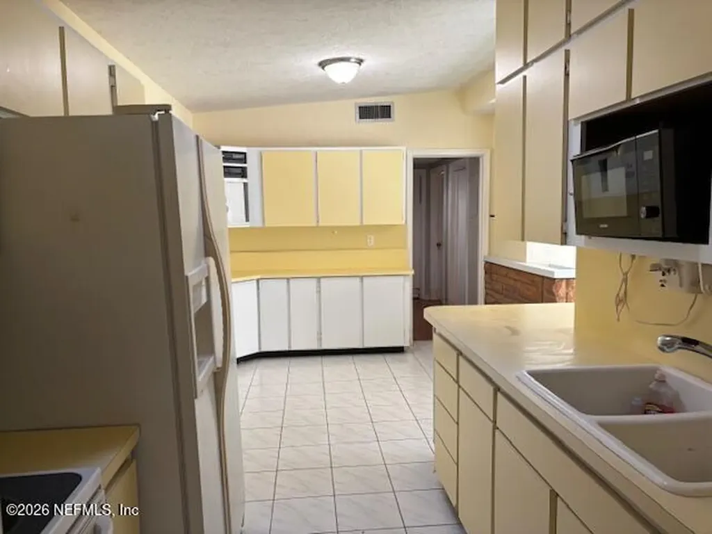 8261 Brackridge Boulevard Jacksonville FL 32216