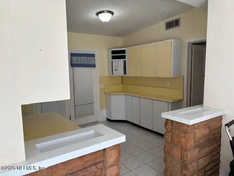 8261 Brackridge Boulevard Jacksonville FL 32216