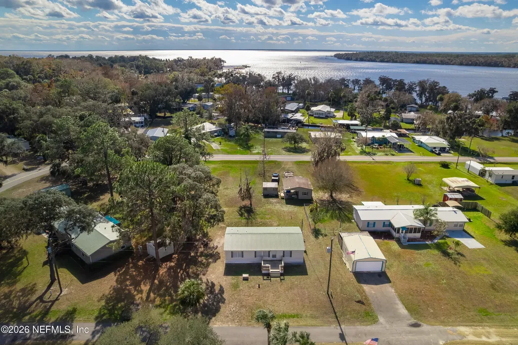 117 Lake View Avenue Georgetown FL 32139