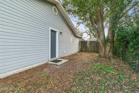 8234 Frost Street S Jacksonville FL 32221