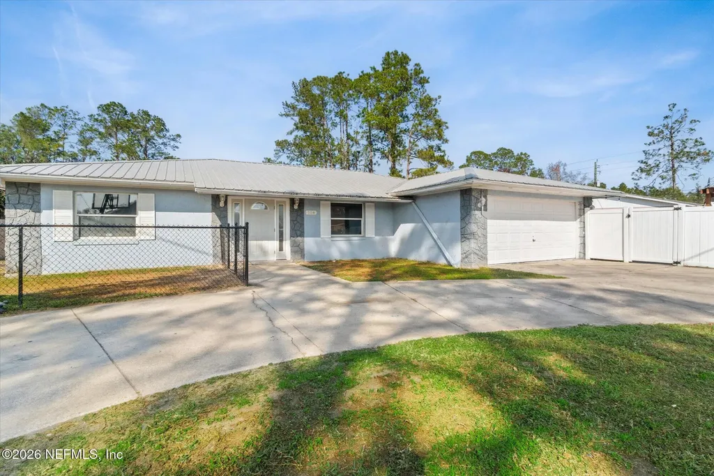 104 Magnolia Drive East Palatka FL 32131