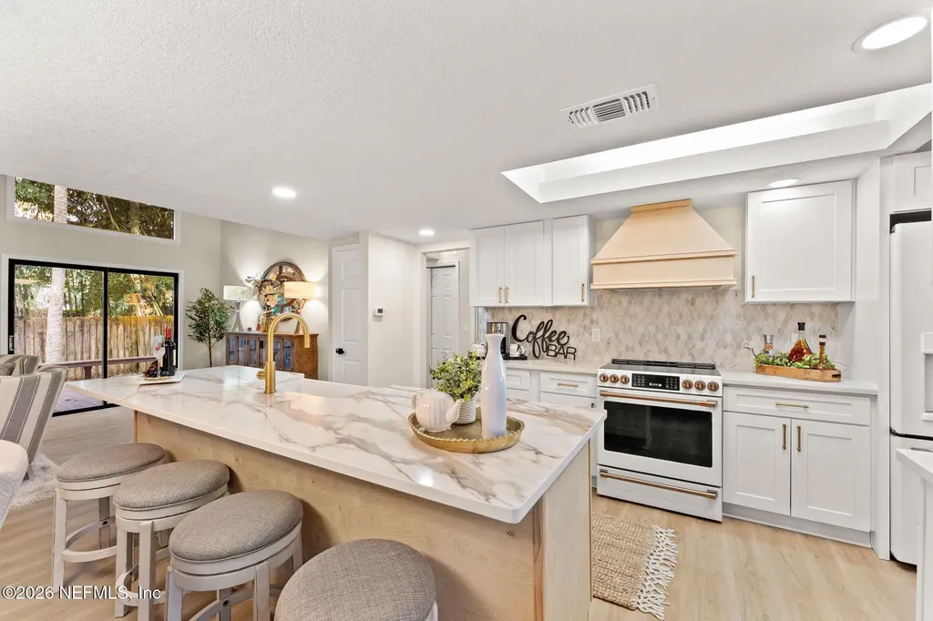 1875 Live Oak Lane Atlantic Beach FL 32233