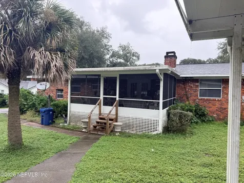 1610 Holly Oaks Lake Road E Jacksonville FL 32225