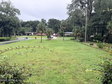 1610 Holly Oaks Lake Road E Jacksonville FL 32225