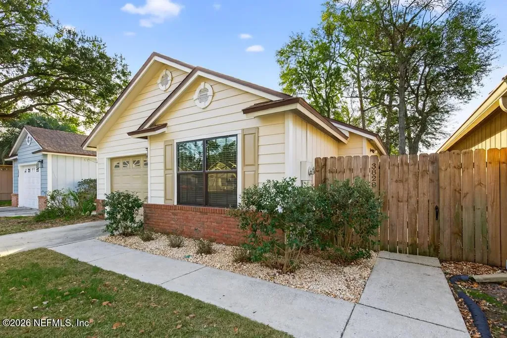 3828 Millpoint Drive Jacksonville FL 32257