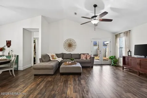 3828 Millpoint Drive Jacksonville FL 32257