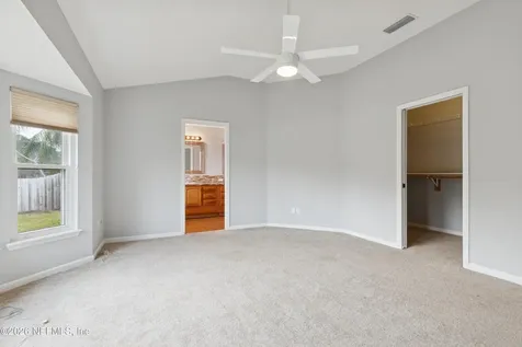 594 Lady Lake Road W Jacksonville FL 32218