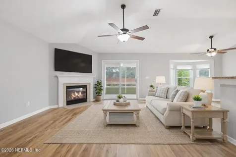 594 Lady Lake Road W Jacksonville FL 32218
