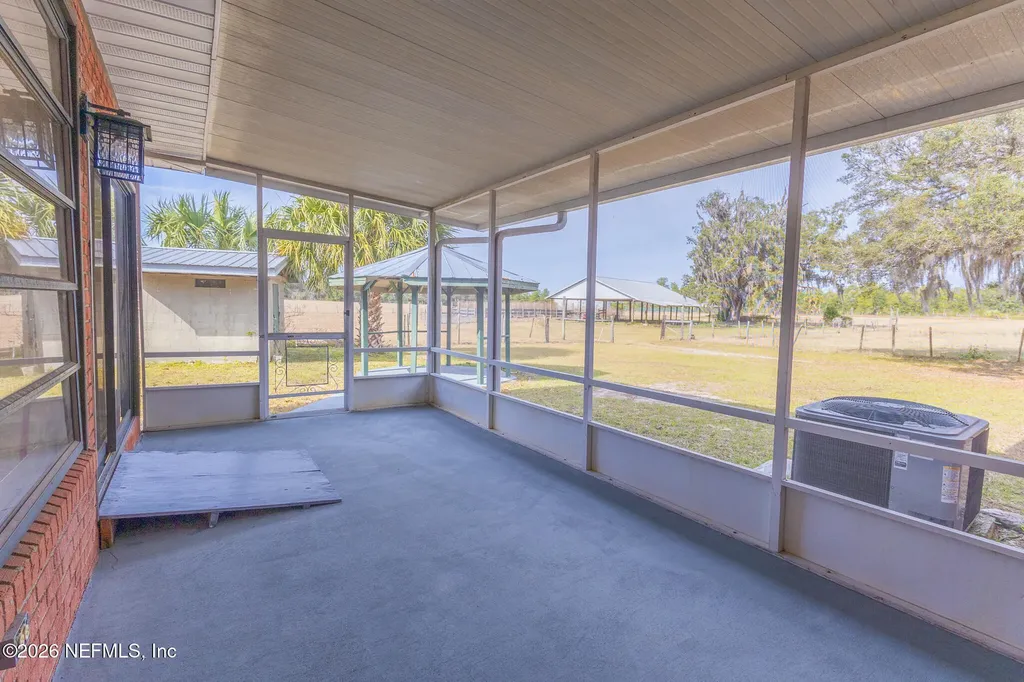 401 Pleasant Street Pomona Park FL 32181
