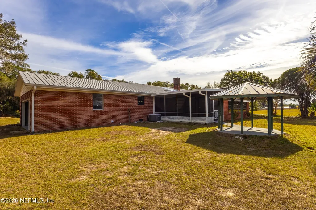 401 Pleasant Street Pomona Park FL 32181
