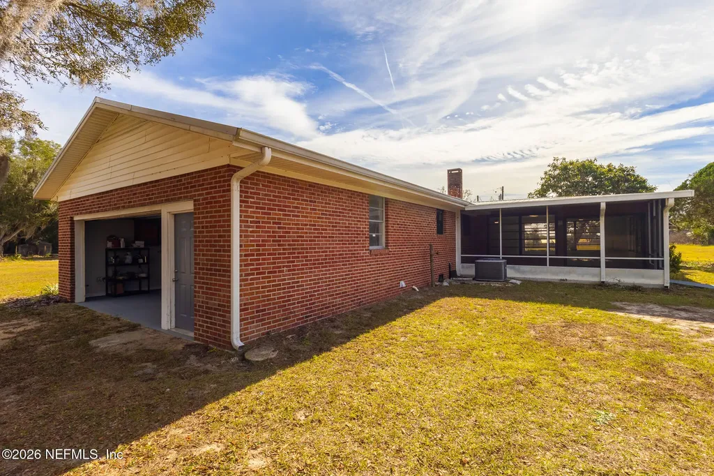 401 Pleasant Street Pomona Park FL 32181