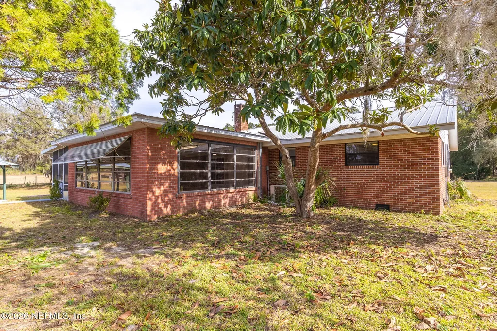 401 Pleasant Street Pomona Park FL 32181