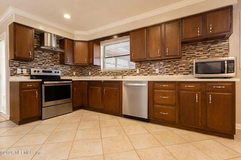 401 Pleasant Street Pomona Park FL 32181
