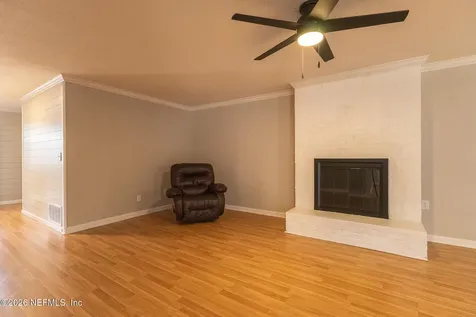 401 Pleasant Street Pomona Park FL 32181