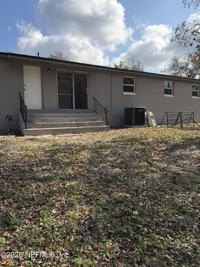 8424 Lincrest Drive W Jacksonville FL 32208