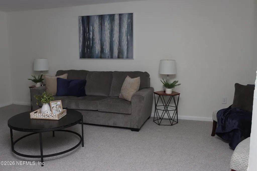 8424 Lincrest Drive W Jacksonville FL 32208