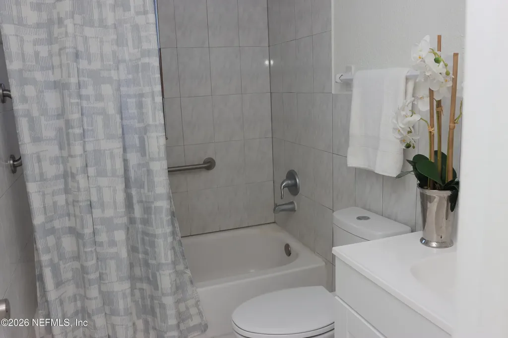 8424 Lincrest Drive W Jacksonville FL 32208
