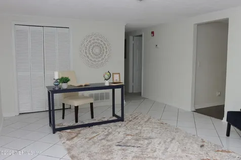 8424 Lincrest Drive W Jacksonville FL 32208