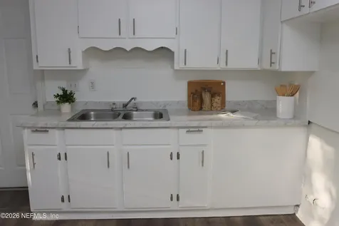 8424 Lincrest Drive W Jacksonville FL 32208
