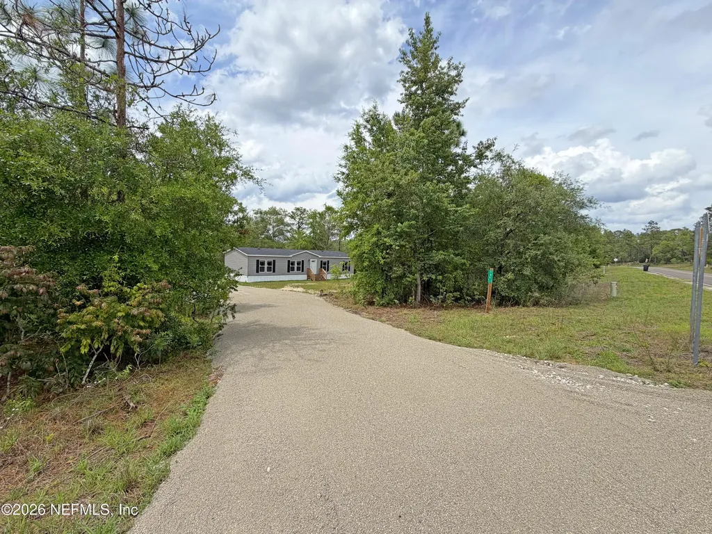 194 Whirlwind Loop Hawthorne FL 32640