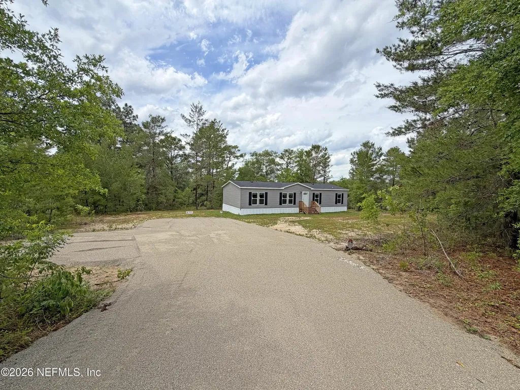 194 Whirlwind Loop Hawthorne FL 32640