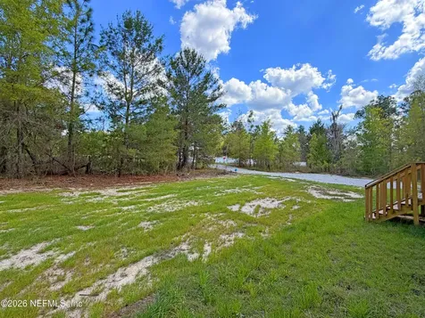 194 Whirlwind Loop Hawthorne FL 32640