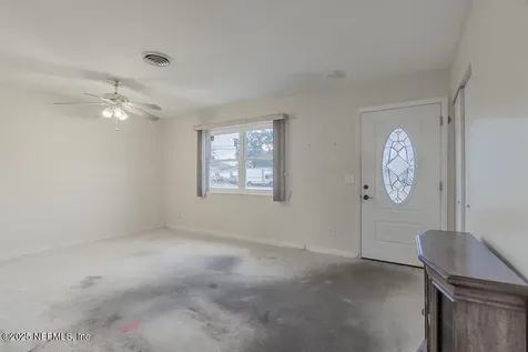 4504 Barnes Road Jacksonville FL 32207