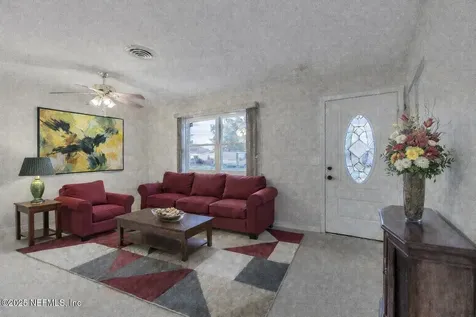 4504 Barnes Road Jacksonville FL 32207