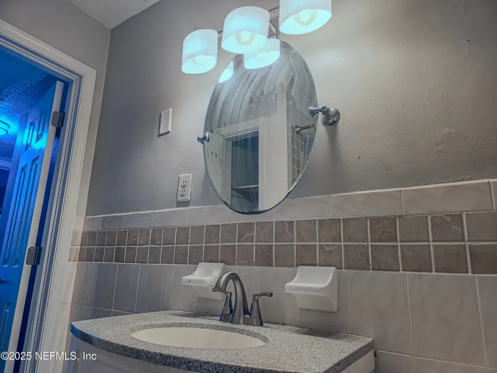 4635 Solandra Circle W Jacksonville FL 32210