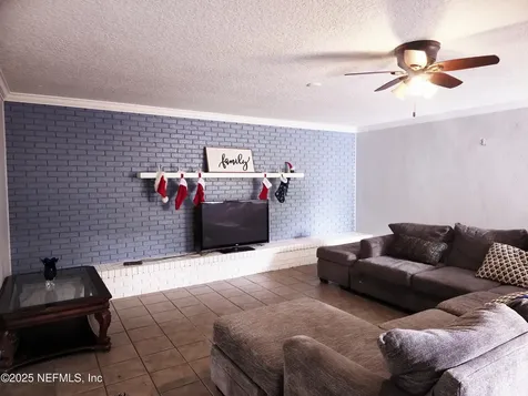 4635 Solandra Circle W Jacksonville FL 32210