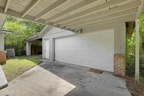 9062 2nd Avenue Jacksonville FL 32208