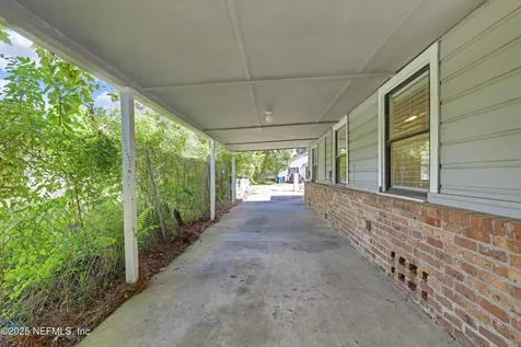9062 2nd Avenue Jacksonville FL 32208