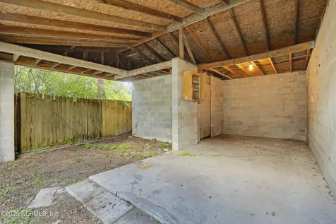 9062 2nd Avenue Jacksonville FL 32208